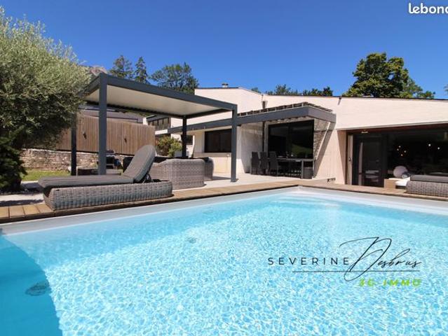 Villa d'architecte plain pied 182m² Piscine & vue panoramique