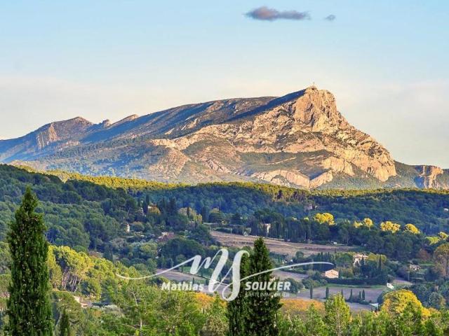 Villa d'architecte récente proche centre Aix 178m²