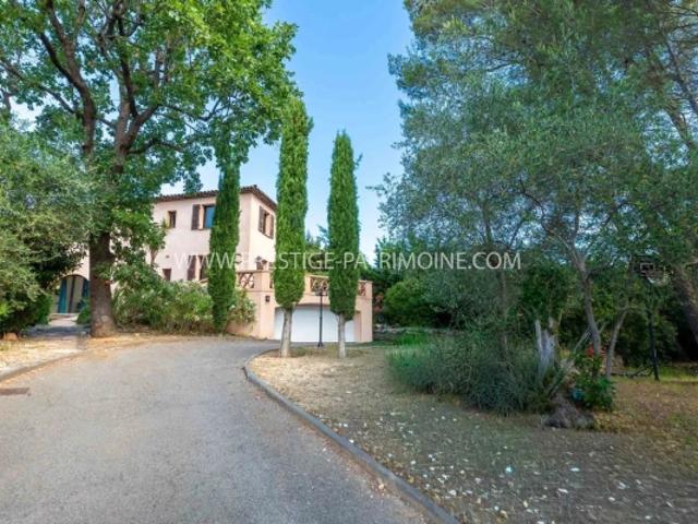 VILLA D'ARCHITECTE SECTEUR RESIDENTIEL