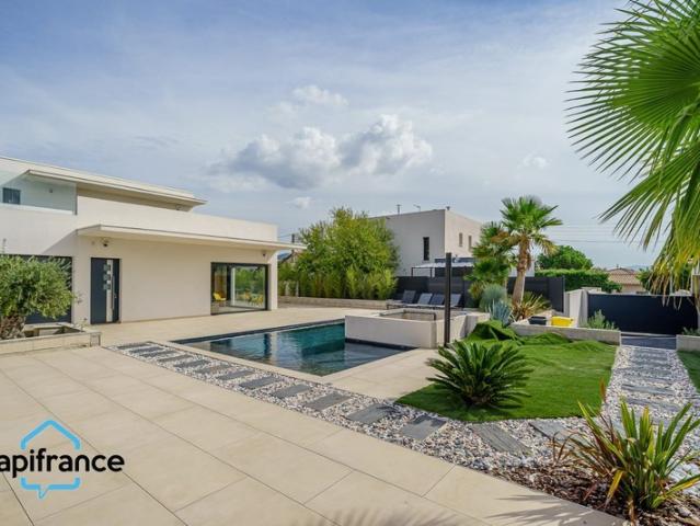 VILLA D'ARCHITECHTE CHATEAU GOMBERT