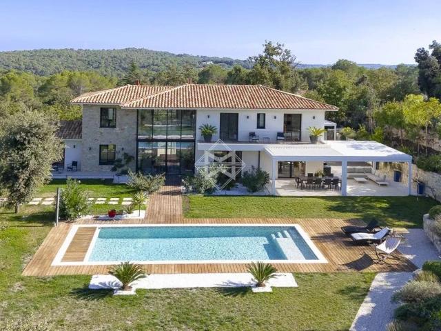 Villa de 4 chambres de luxe en vente Roquefort les Pins, Provence Alpes Côte d'Azur