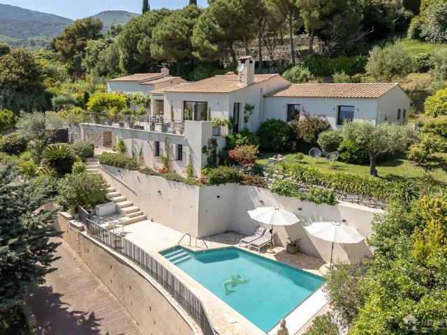 Villa de 4 chambres de luxe en vente Tourrettes sur Loup, France