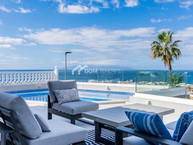 Villa de 4 dormitorios en San Eugenio Alto en venta! 220m² Adeje