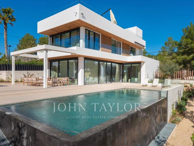 Villa de 4 dormitorios en venta en Cala Llenya, Ibiza