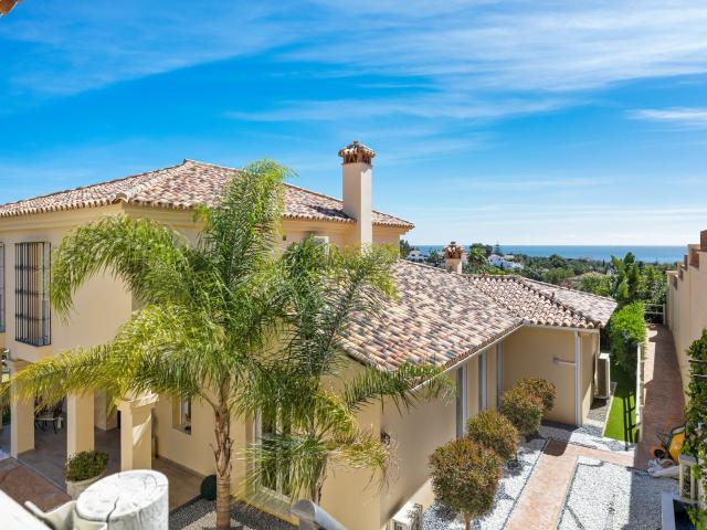 Villa de 4 dormitorios y 3 baños en Cabopino Golf, Mijas