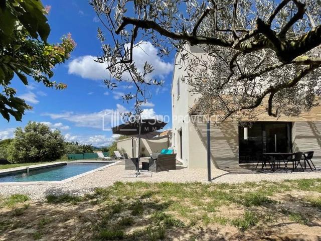 Villa de 4 pièces de luxe en location Saint Didier, Provence Alpes Côte d'Azur