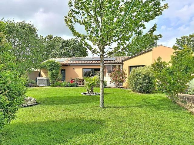 Maison de 3 chambres de luxe en vente à Ferrières, Nouvelle Aquitaine