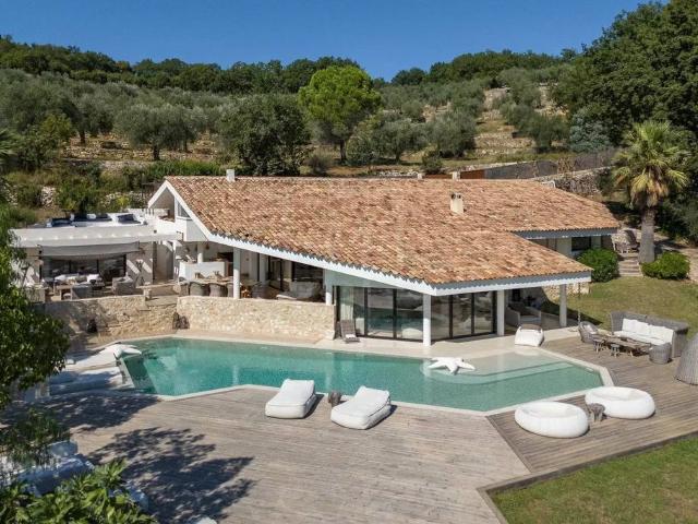 Villa de 4 pièces de luxe en vente Le Rouret, Provence Alpes Côte d'Azur