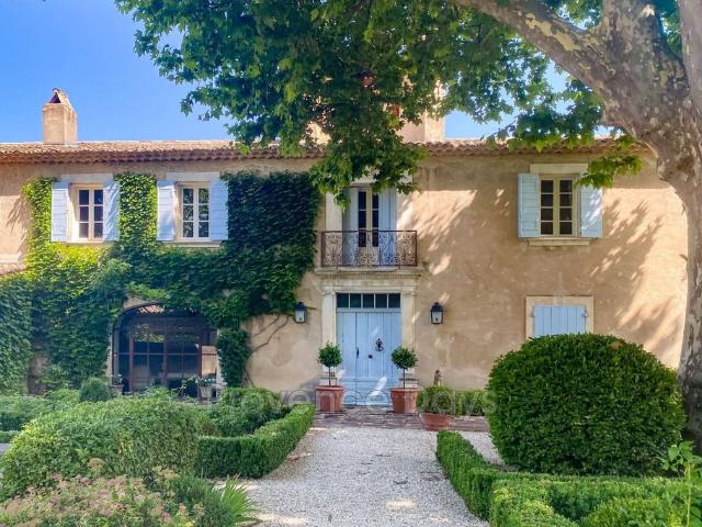 Villa de 5 chambres de luxe en vente Cabrières d'Avignon, Provence Alpes Côte d'Azur