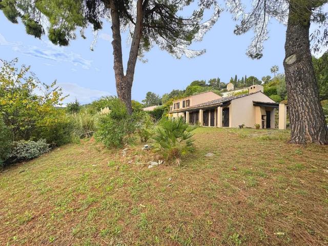 Villa de 5 chambres de luxe en vente Vence, Provence Alpes Côte d'Azur