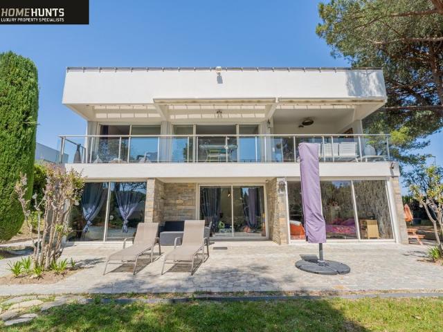 Villa de 5 chambres de luxe en vente Villeneuve Loubet, Provence Alpes Côte d'Azur
