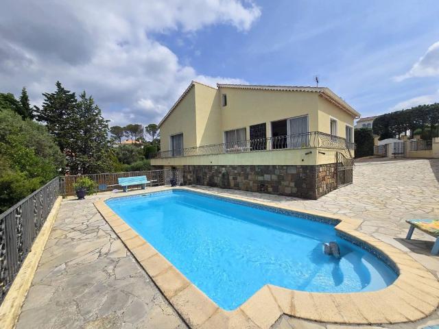 Villa de 5 pièces de luxe en vente Saint Raphaël, Provence Alpes Côte d'Azur