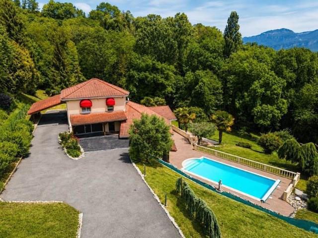 Villa de 5 pièces principales