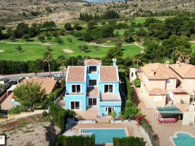 Villa de 6 dormitorios y 4 baños en Monforte del Cid 453m² Monforte del Cid