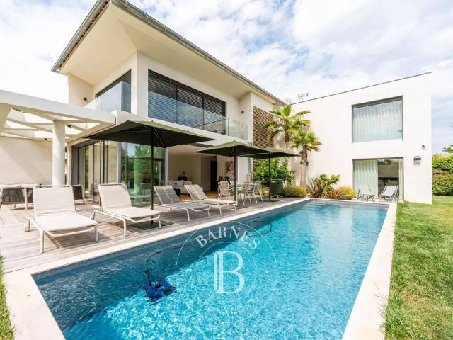 Villa de 6 pièces de luxe en vente Aix en Provence, Provence Alpes Côte d'Azur