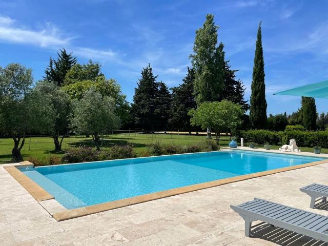 Villa de 6 pièces de luxe en vente Beaucaire, Occitanie