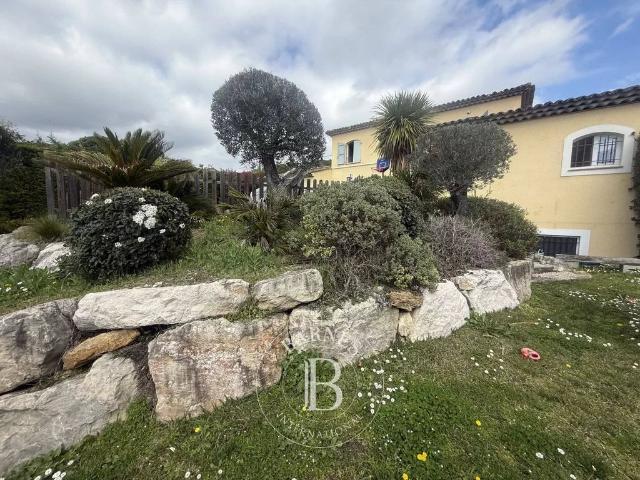 Villa de luxe de 6 pièces en vente Châteauneuf Grasse, France