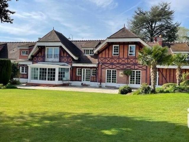 Villa de luxe de 9 pièces en vente Saint Fargeau Ponthierry, France