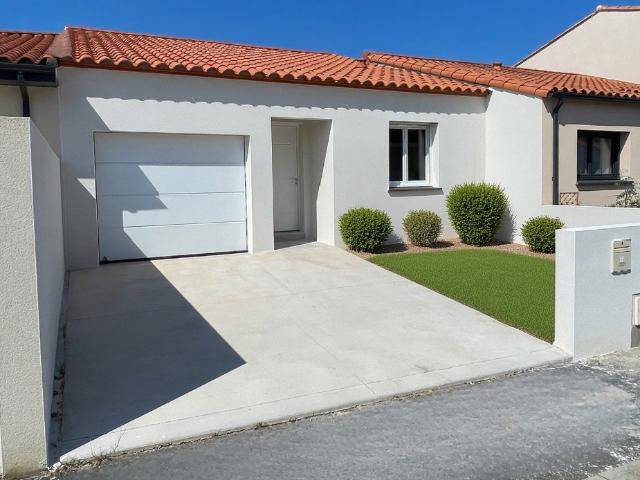 Villa de 77 m2 sur un terrain de 200 m2 à PIA
