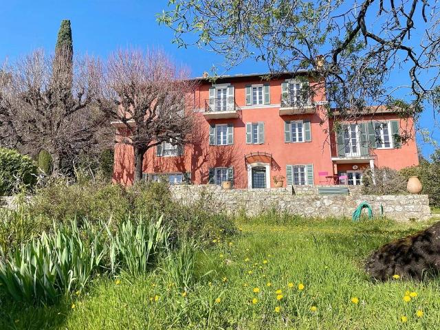Villa de 7 chambres de luxe en vente Châteauneuf Grasse, France