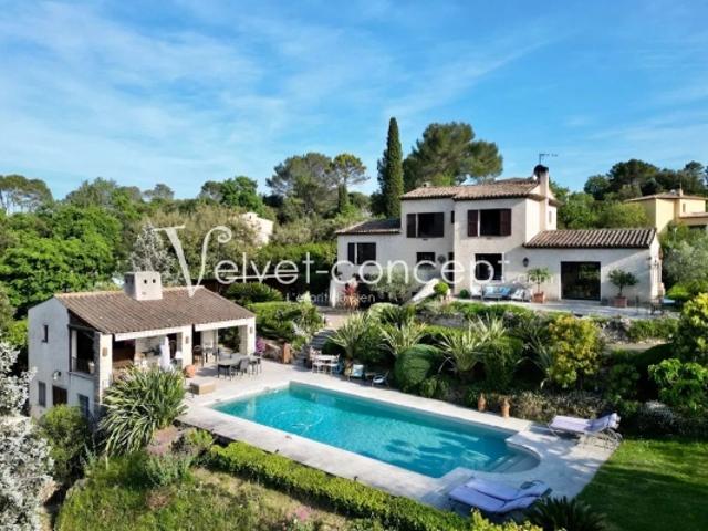 Villa de 7 pièces avec belle vue dégagee au calme absolu