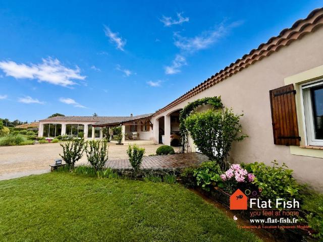 Villa de 7 pièces de luxe en vente Mazan, Provence Alpes Côte d'Azur