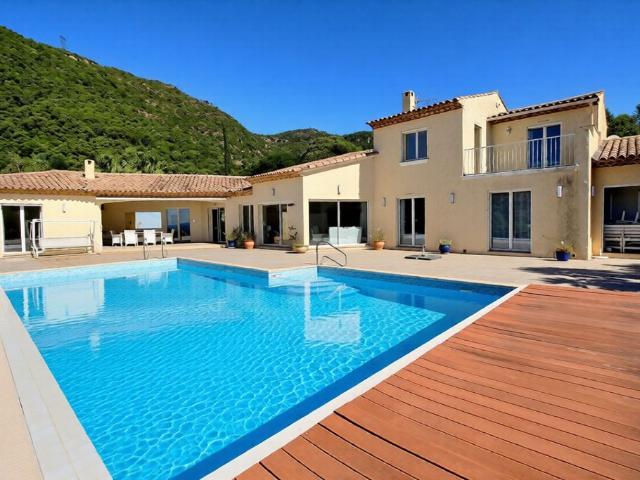 Villa de 7 pièces de luxe en vente Cavalaire sur Mer, France