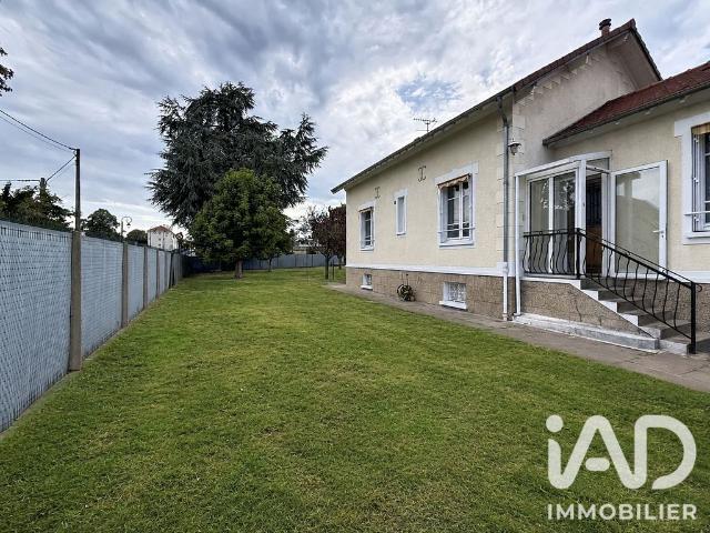 Villa de 7 pièces de luxe en vente Le Mesnil le Roi, Île de France