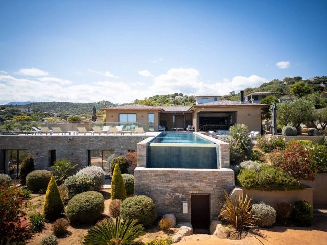 Villa de 7 pièces de luxe en vente Sainte Lucie de Porto Vecchio, Corse