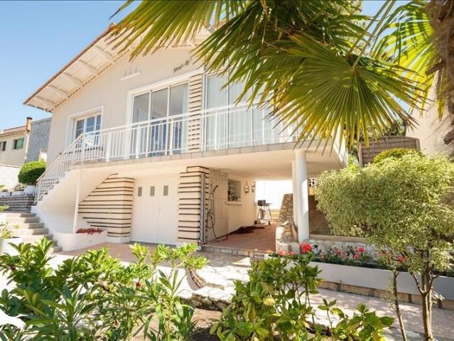 Villa de 7 pièces principales