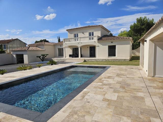 Villa de 8 pièces de luxe en vente Orange, Provence Alpes Côte d'Azur