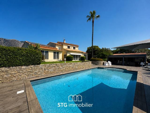 Villa de 8 pièces de luxe en vente Afa, France