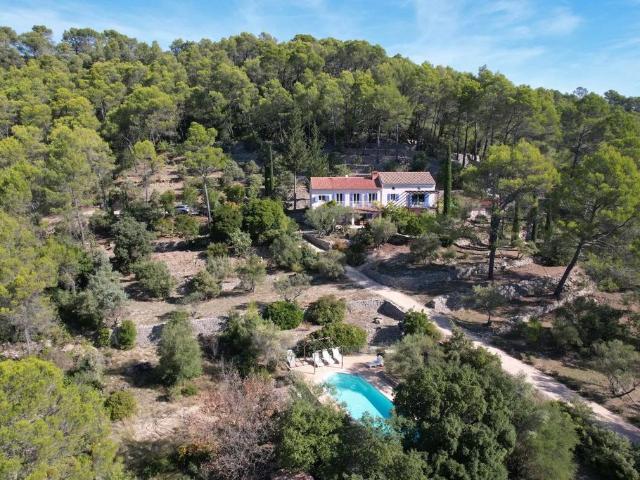 Villa de 8 pièces de luxe en vente Cabasse, Provence Alpes Côte d'Azur