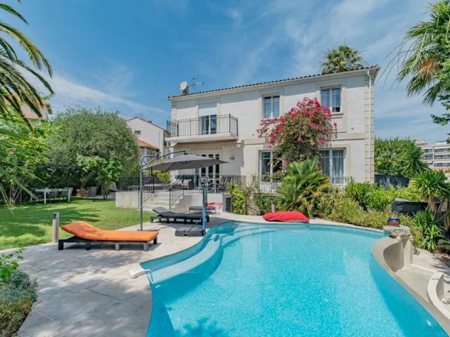 Villa de 8 pièces de luxe en vente Cannes, Provence Alpes Côte d'Azur