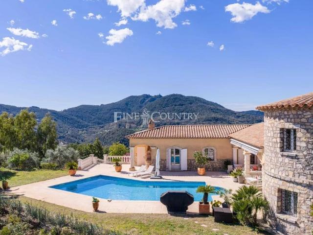 Villa de 8 pièces de luxe en vente Les Adrets de l'Estérel, France