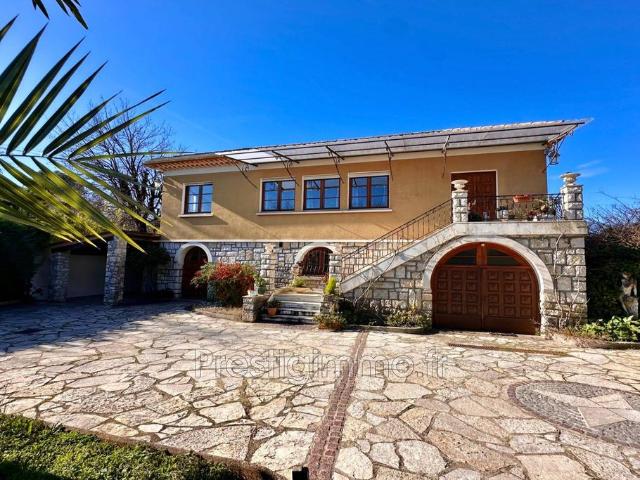 Villa de 8 pièces de luxe en vente Roquefort les Pins, France