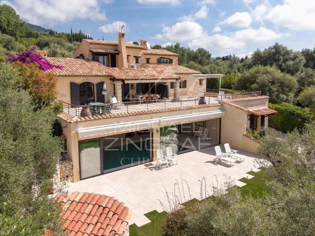 Villa de 8 pièces de luxe en vente Tourrettes sur Loup, Provence Alpes Côte d'Azur