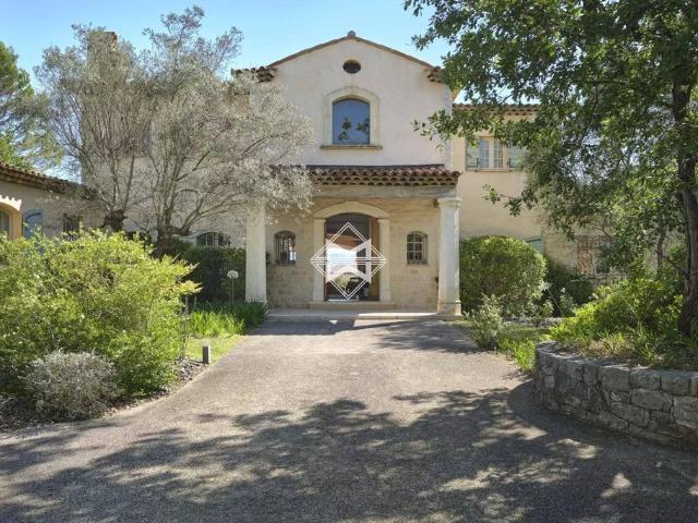 Villa de 8 pièces de luxe en vente Tourrettes, Provence Alpes Côte d'Azur