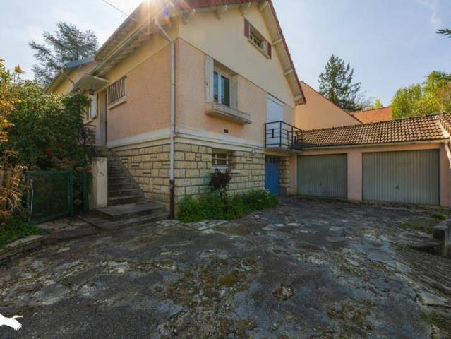 Villa de 8 pièces principales
