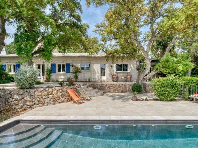 Villa de 9 pièces de luxe en vente Les Adrets de l'Estérel, Provence Alpes Côte d'Azur