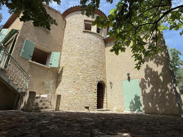 Villa de 10 pièces de luxe en vente Nîmes, Occitanie