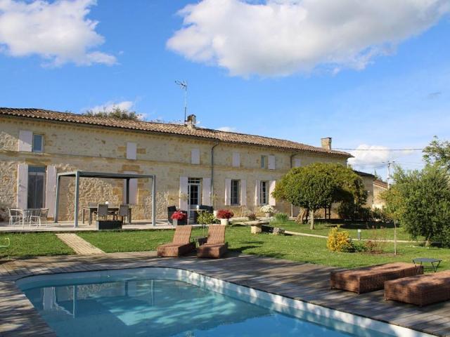 Villa de 10 pièces de luxe en vente Sainte Colombe, France