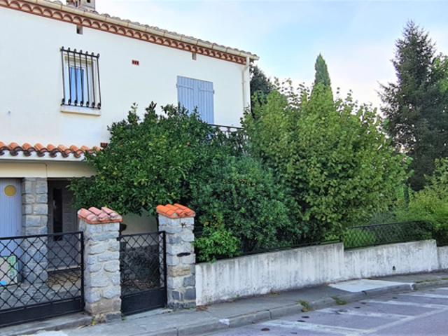 Villa de 118.8m2 à louer à Céret avec garage et jardin
