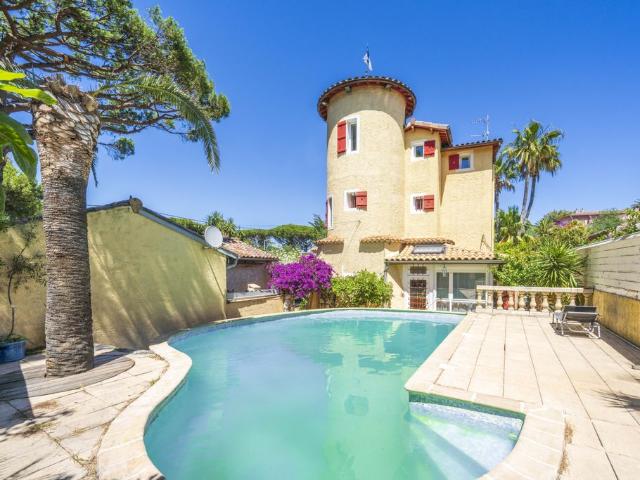 Villa de 11 pièces de luxe en vente Cavalaire sur Mer, Provence Alpes Côte d'Azur