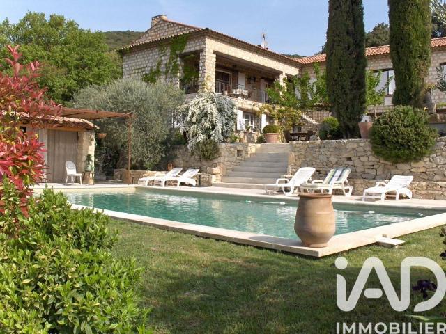 Villa de 11 pièces de luxe en vente Lourmarin, Provence Alpes Côte d'Azur