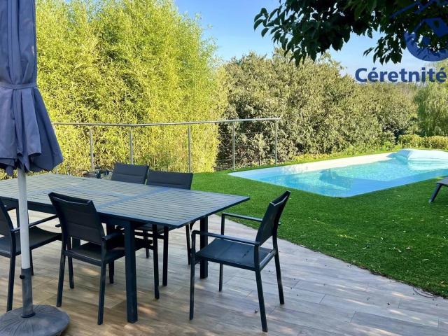 Villa de 122 m² avec piscine, proche de l'hypercentre de Cér. 122m² Céret
