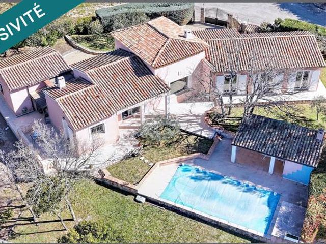 Villa de 140m² sur 1400m² de terrain avec piscine et pool house