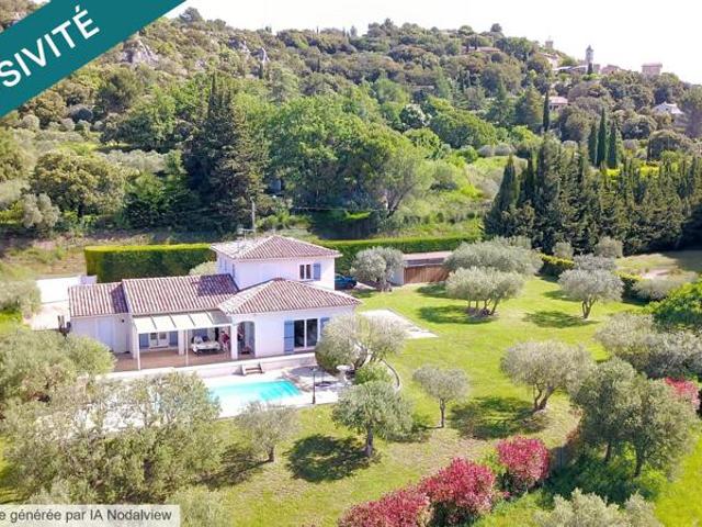 Villa de 140m² sur 2114m² de terrain clos avec piscine et vue panoramique