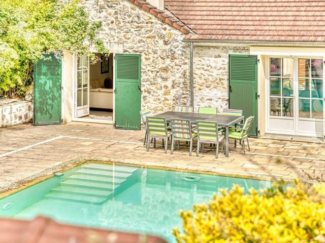 Villa de 14 pièces de luxe en vente Gouvernes, Île de France