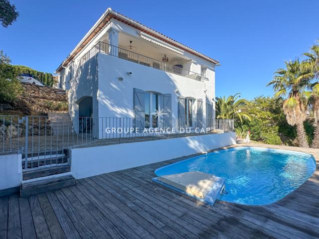 Villa de 150m2 avec piscine 4 chambres, à Sainte Maxime